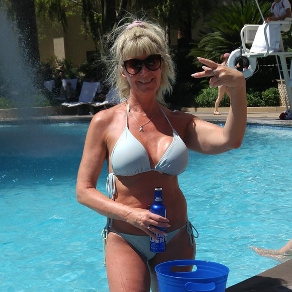 Meet your Posher, Lisa - Picture 1 of 1